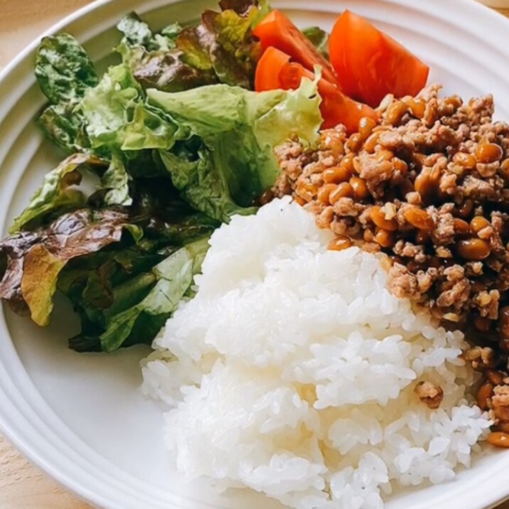 納豆と挽肉のワンプレート/忙しい日の早技レシピ